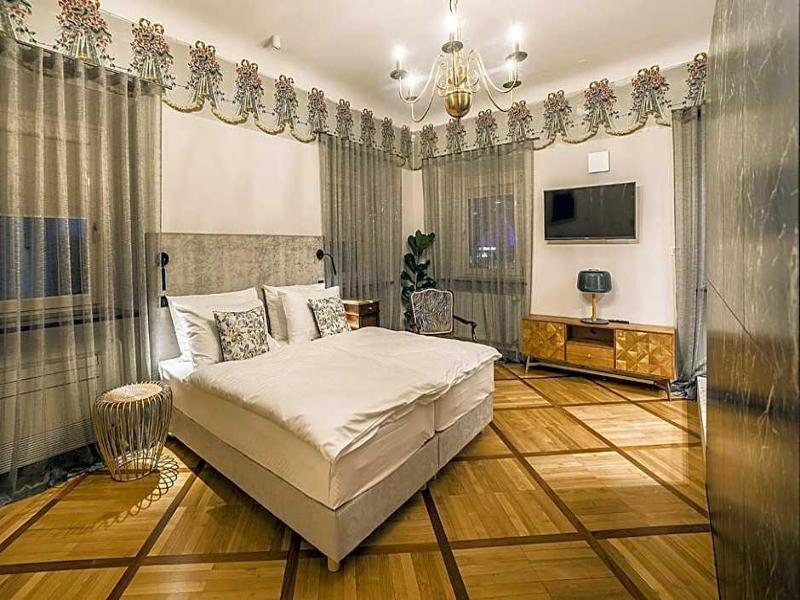 Hotel Pok image