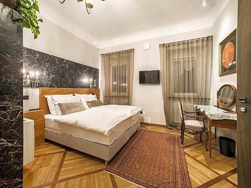 Hotel Pok image
