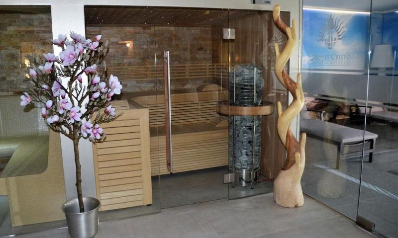 Hotel Monte Cristo image