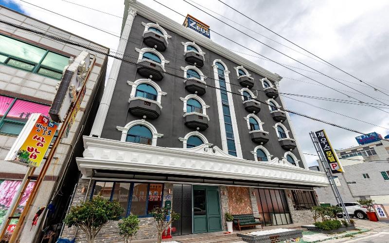 Zeus Motel — general view