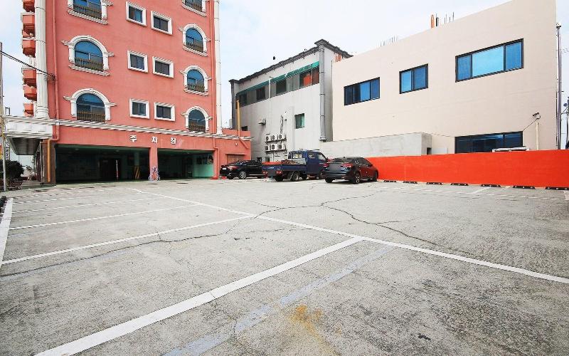 Zeus Motel — view