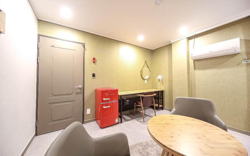 Zeus Motel image
