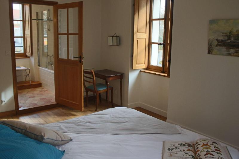 Deluxe Double room (full double bed) (bed type is subject to availability)