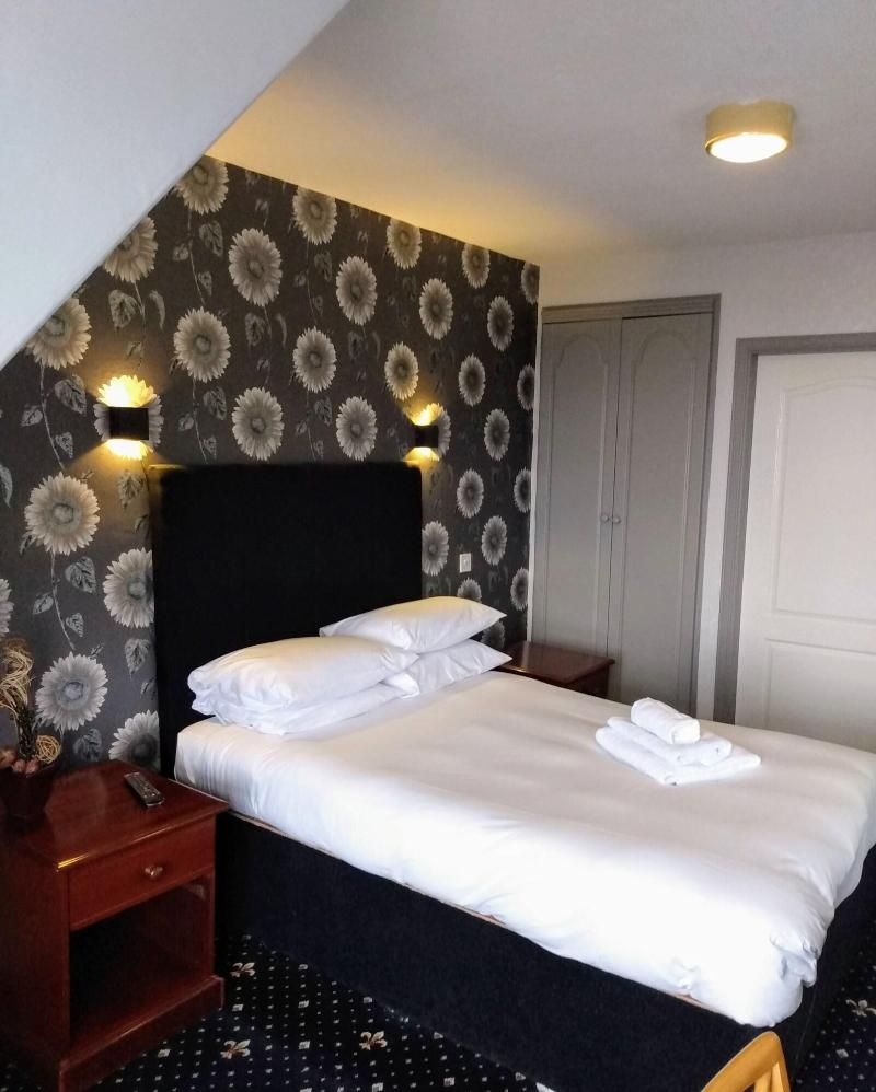 Marine Hotel image