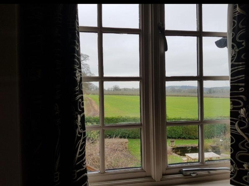 The Oak Inn Staplow image