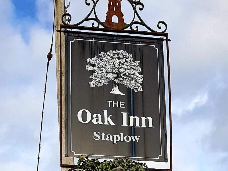 The Oak Inn Staplow image