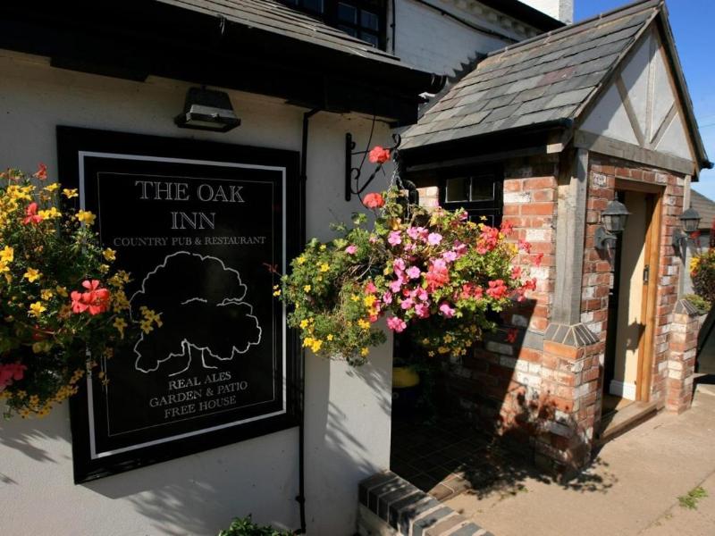 The Oak Inn Staplow image
