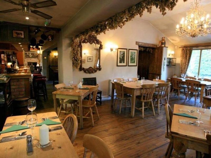 The Oak Inn Staplow image