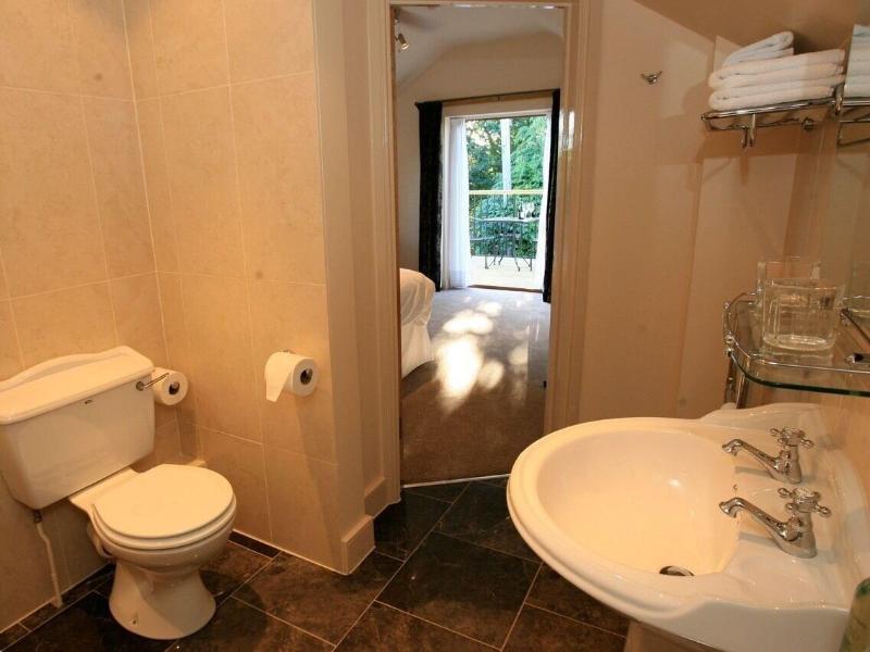 The Oak Inn Staplow image