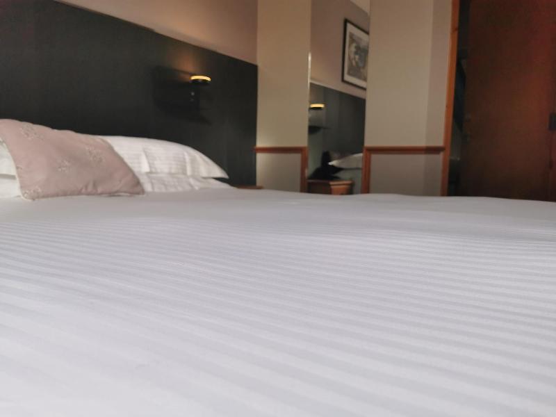 Murray Arms Hotel image