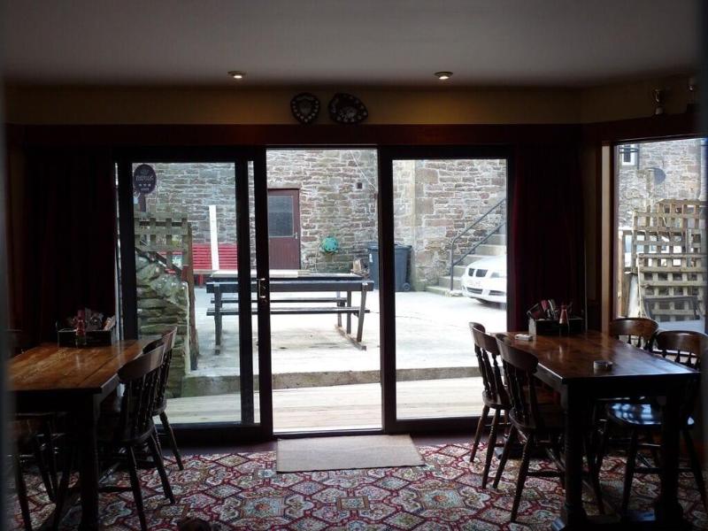 Murray Arms Hotel image