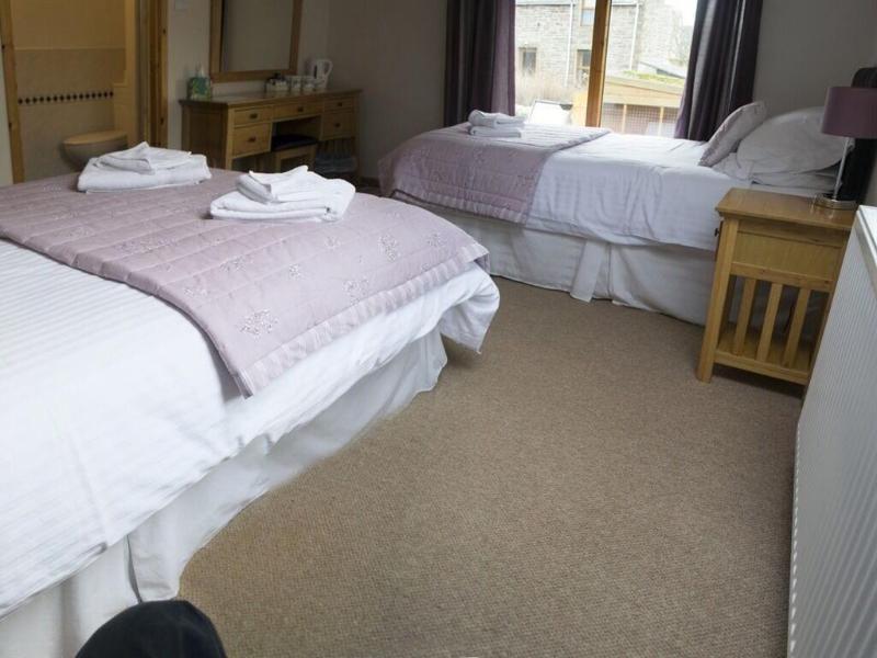 Murray Arms Hotel image