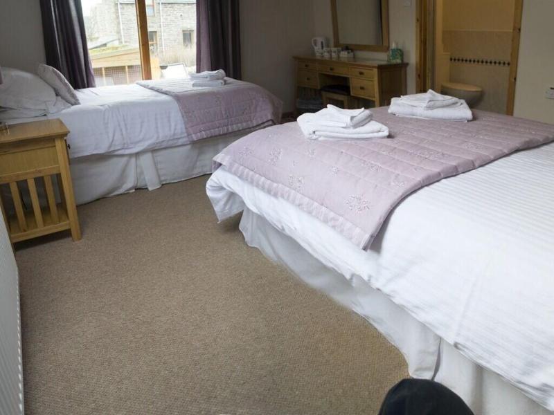 Murray Arms Hotel image