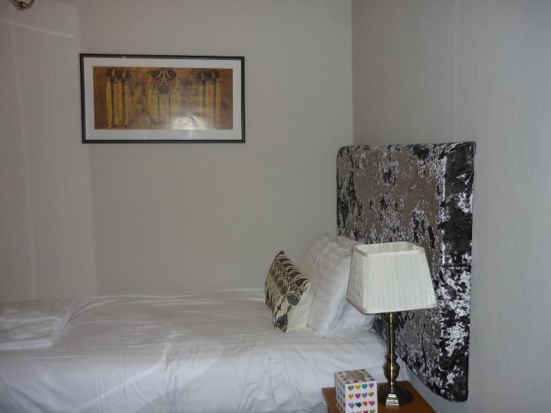 Old Kings Head image