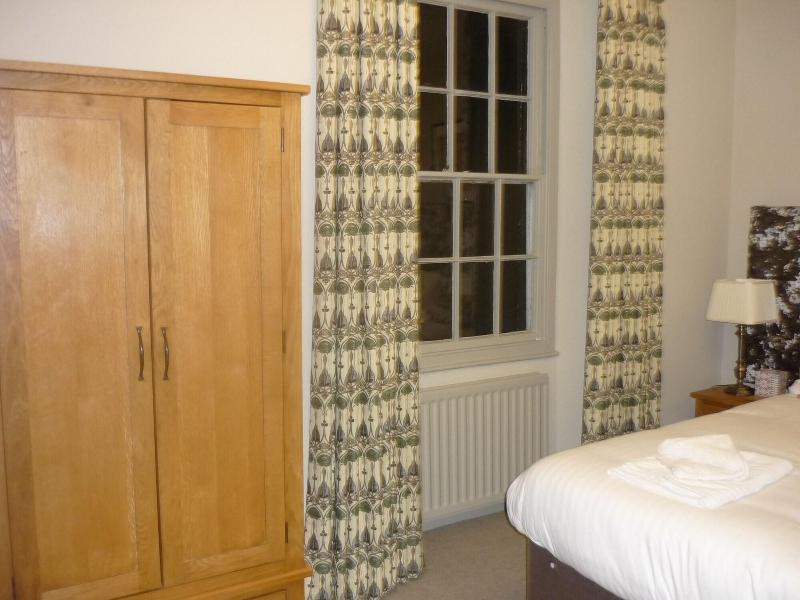 Old Kings Head image