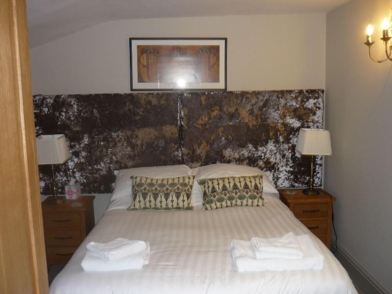 Old Kings Head image