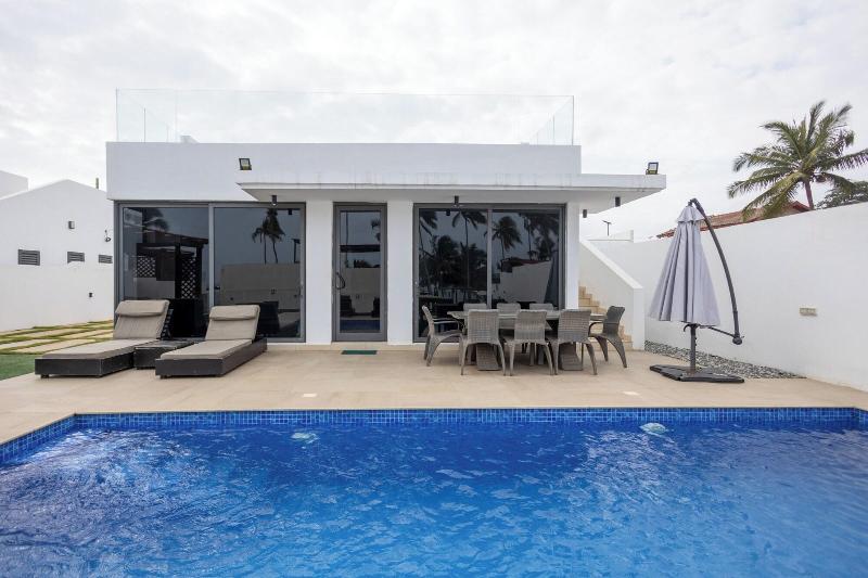 Tills Beach Hotel image