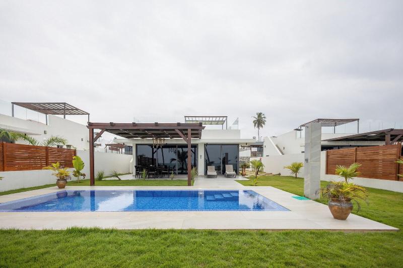 Tills Beach Hotel image