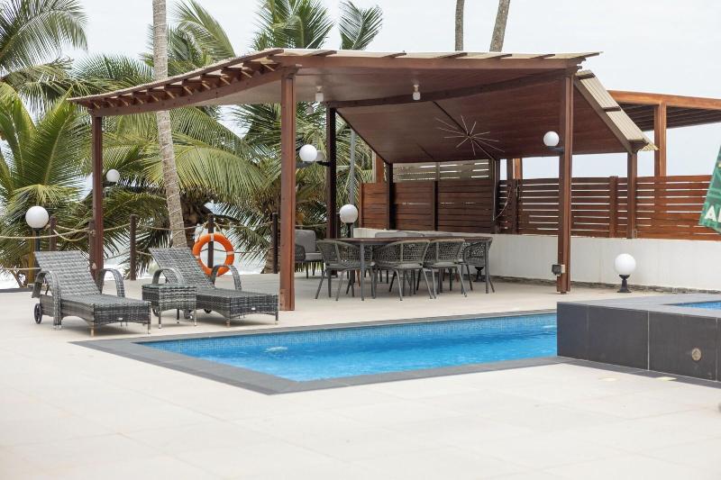 Tills Beach Hotel image