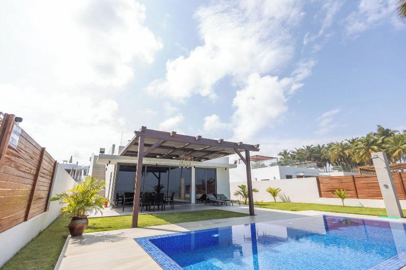 Tills Beach Hotel image