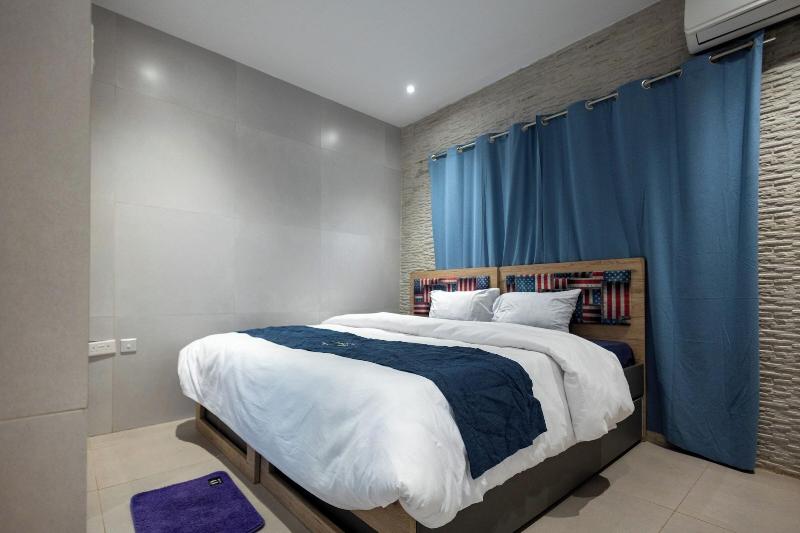 Tills Beach Hotel image