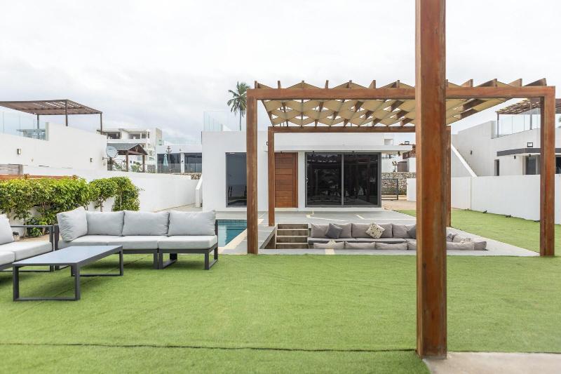 Tills Beach Hotel image