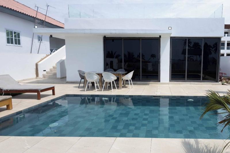 Tills Beach Hotel image