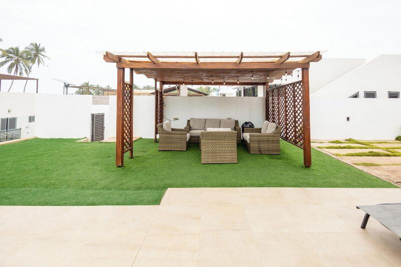 Tills Beach Hotel image
