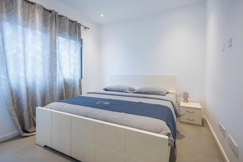 Tills Beach Hotel image