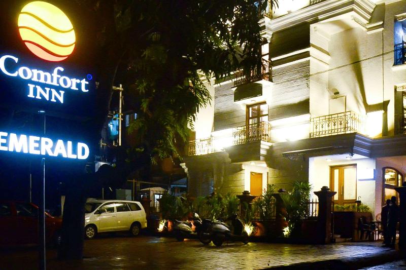 Comfort Inn Emerald image