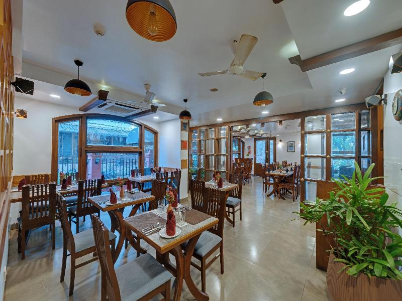 Comfort Inn Emerald image
