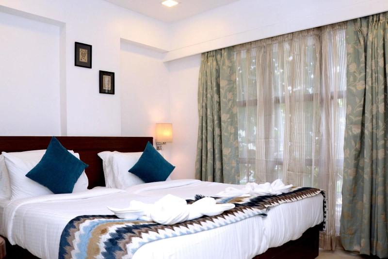 Comfort Inn Emerald image