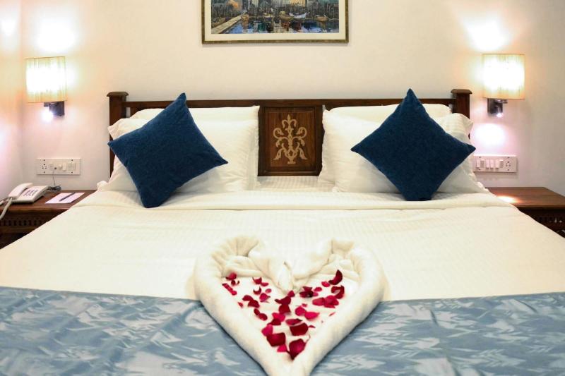 Comfort Inn Emerald image