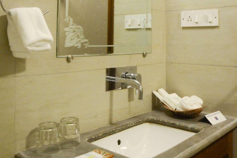 Comfort Inn Emerald image