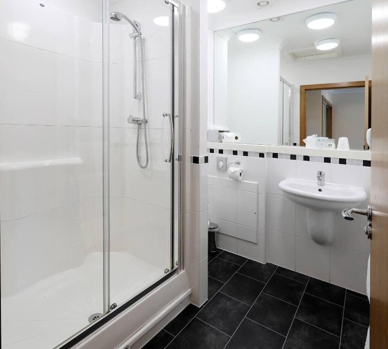 Woodland Bay Hotel image