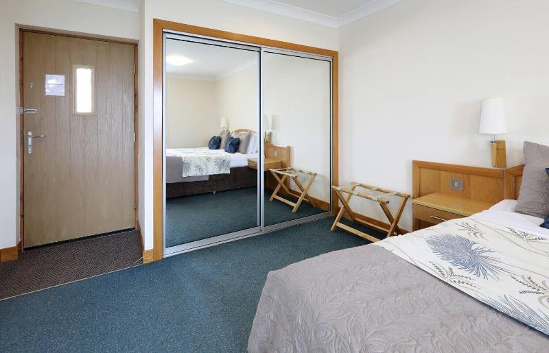 Woodland Bay Hotel image