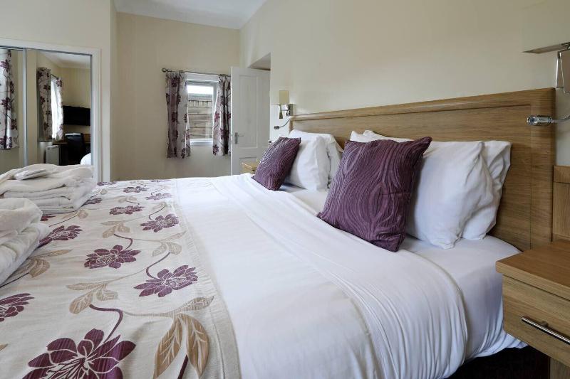 Woodland Bay Hotel image