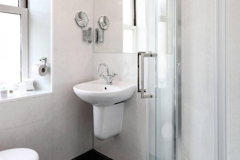 Woodland Bay Hotel image