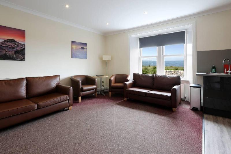 Woodland Bay Hotel image