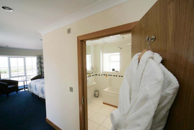 Woodland Bay Hotel image
