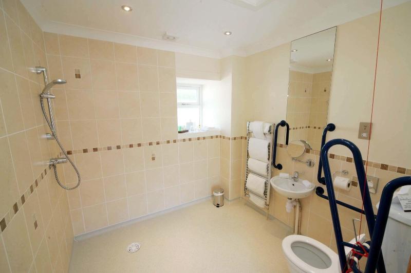Woodland Bay Hotel image