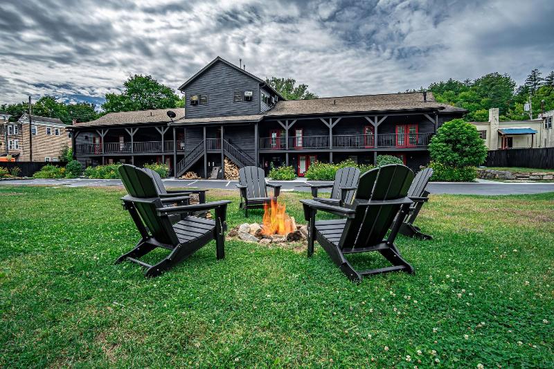 The Alpine Lodge image