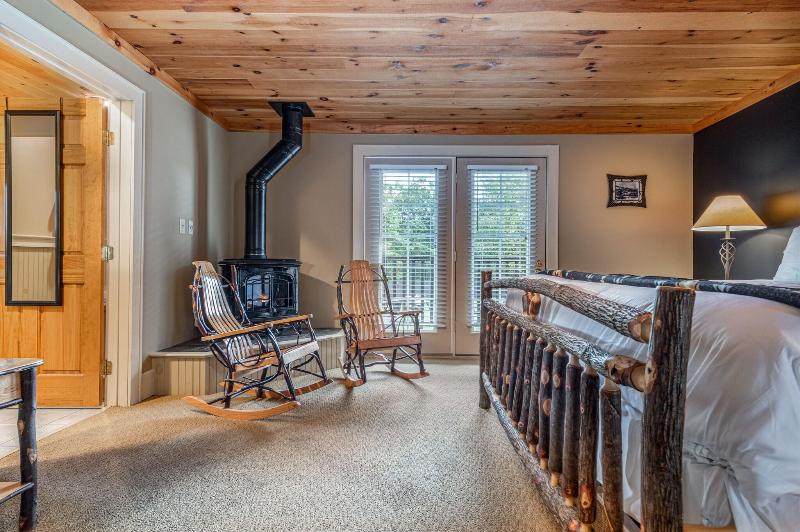 The Alpine Lodge image