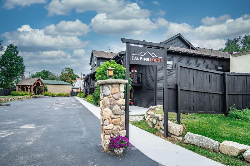 The Alpine Lodge image