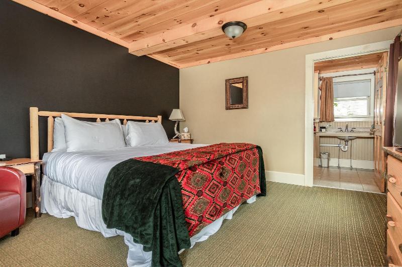 The Alpine Lodge image