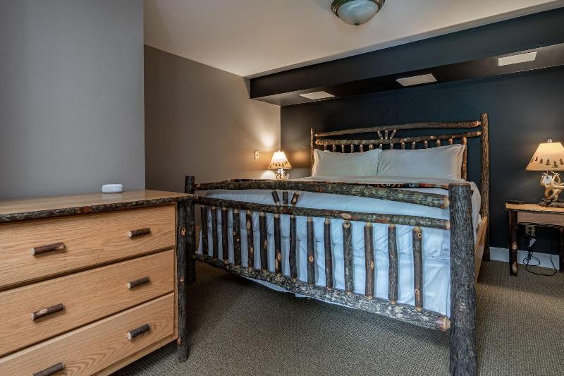 The Alpine Lodge image