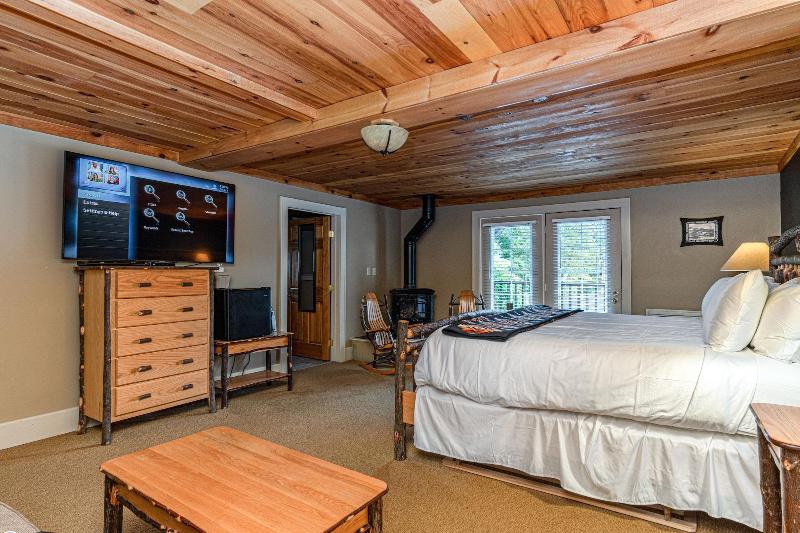 The Alpine Lodge image