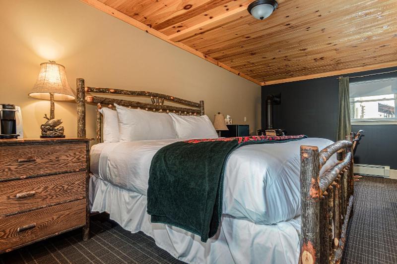 The Alpine Lodge image