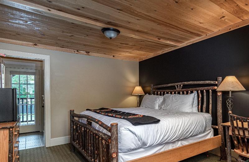 The Alpine Lodge image