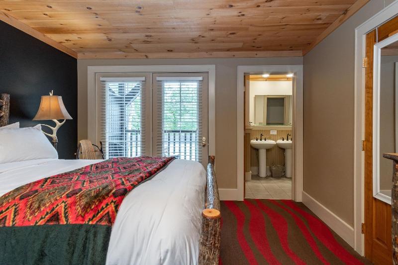 The Alpine Lodge image